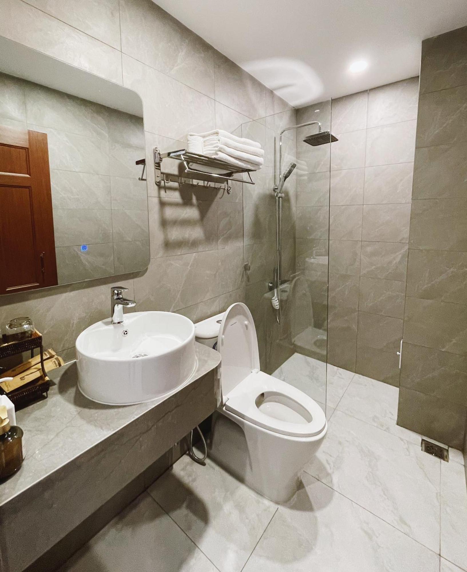 Phuong Nam Hotel An Giang Лонгсюен Экстерьер фото